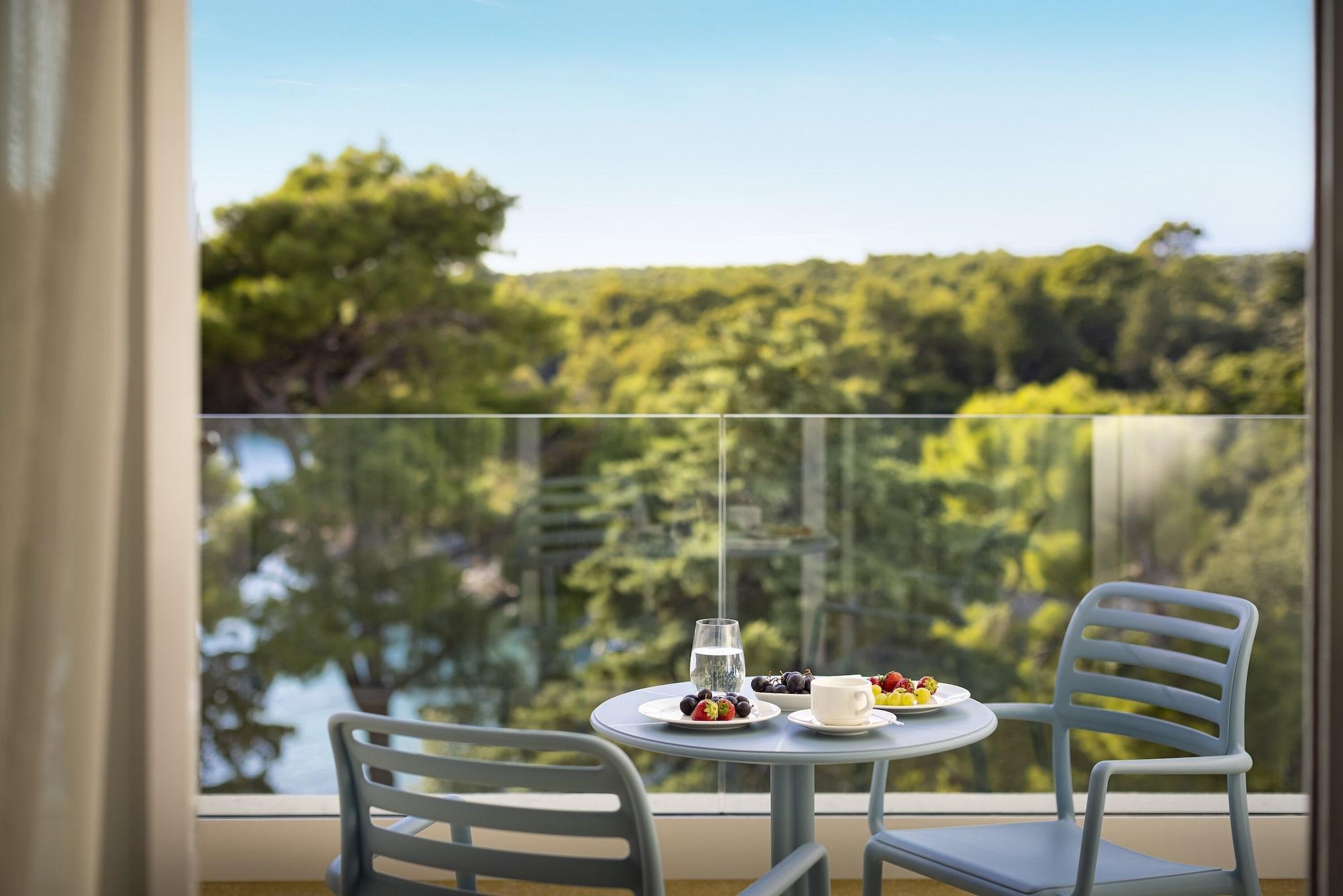 Valamar Carolina Hotel & Villas Kampor Exterior foto
